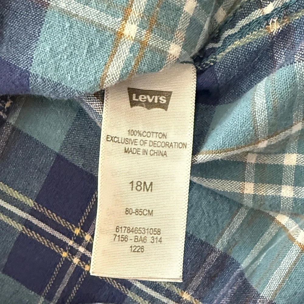 Boys Levi's Blue Plaid Button Down Shirt Size 18M